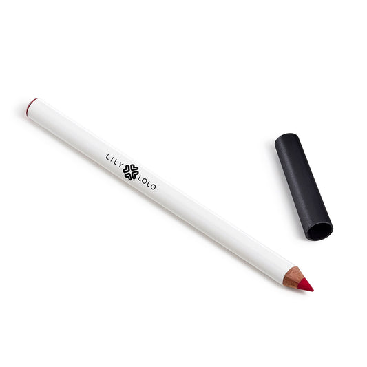 NATURAL LIP PENCIL <br> Defines lips with precision that perfectly frames, fills and prevents feathering